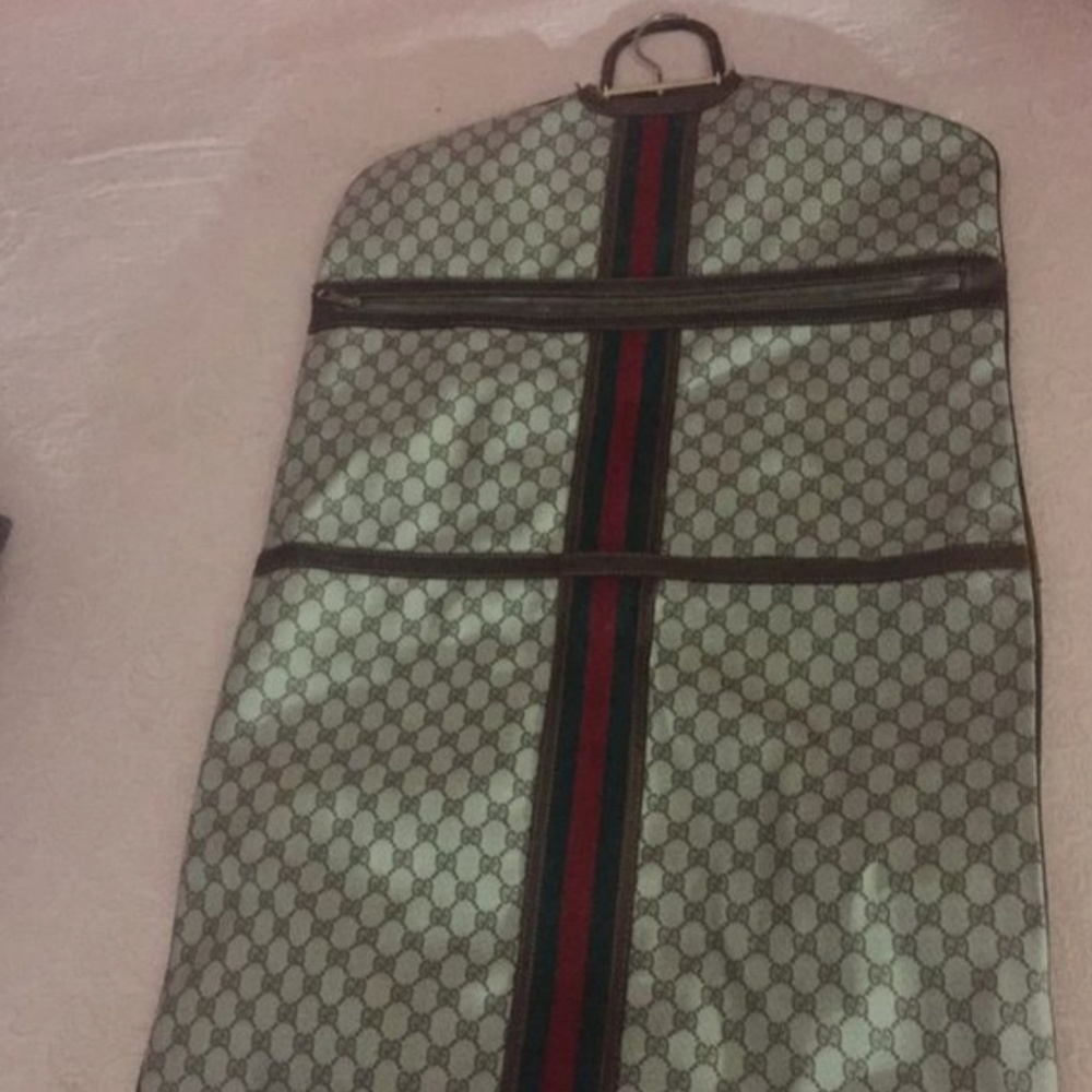 Gucci vintage gargament bag